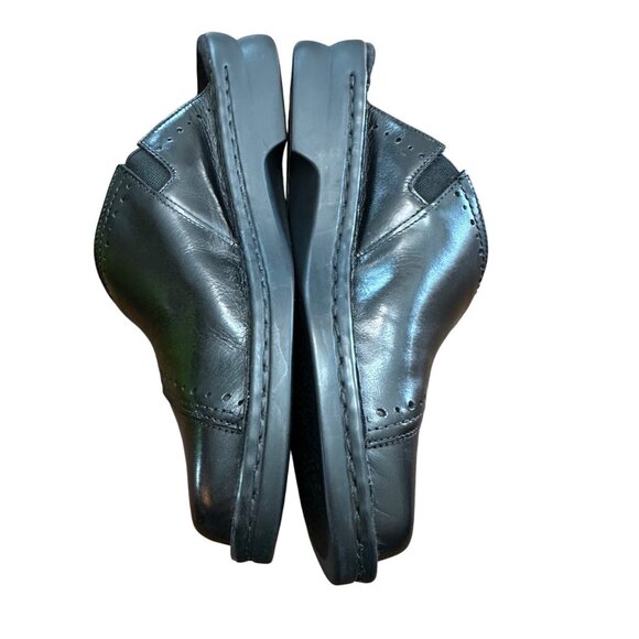 Clarks Shoes Women 9 M Black Leather Stitching Slip On Mules Flats - Picture 2 of 7